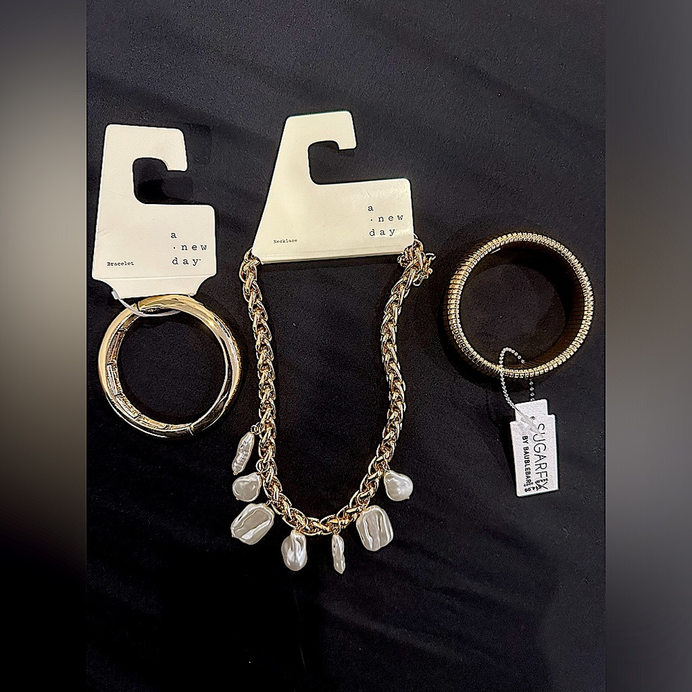 Women’s Necklace and 2 Bracelets